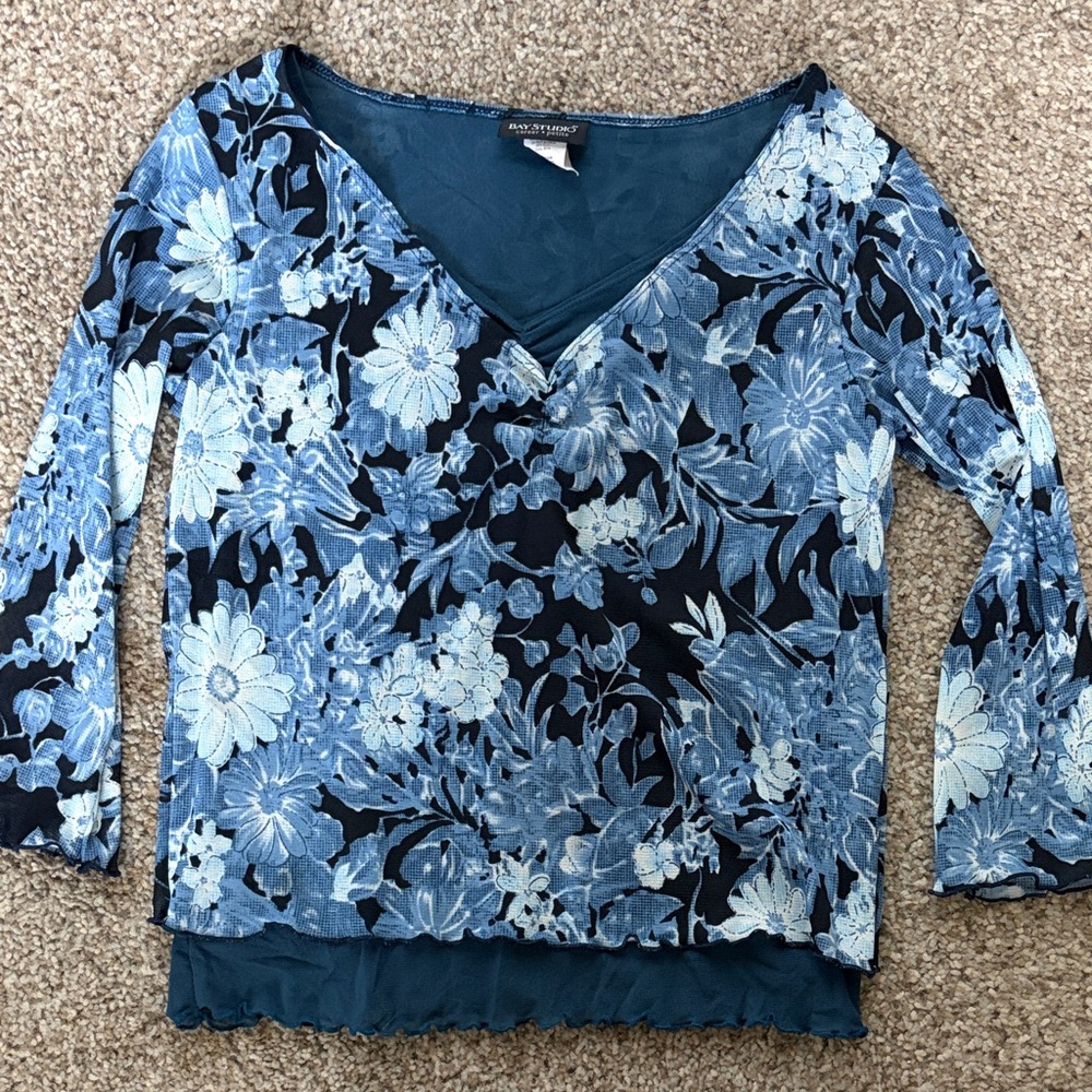 Paper tag Bay Studio micro mesh Navy and Light Blue Floral V-Neck Layered Top